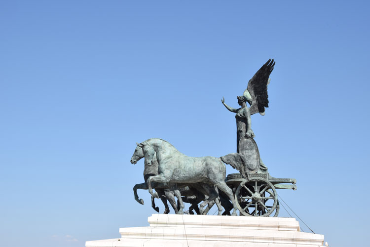 rome-vittoriano-statue