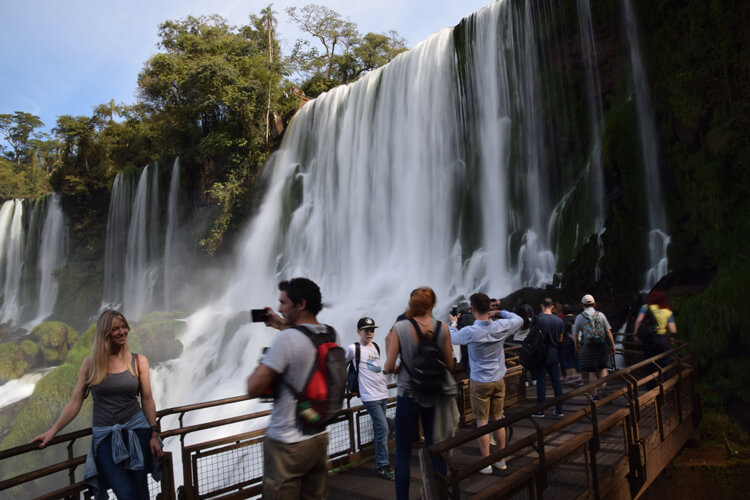 Chutes Iguazu touristes