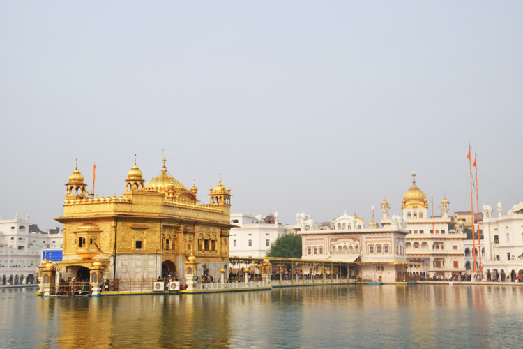temple-d-or-d-amritsar-1