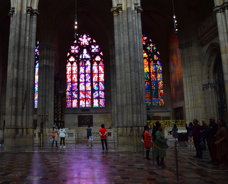 vitraux-cathedrale-saint-guy